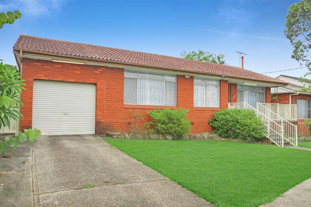 37 Randolph St, Campbelltown, NSW 2560