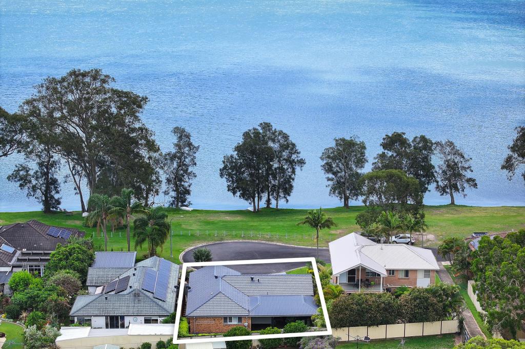 19 LAKESIDE CL, BONNELLS BAY, NSW 2264