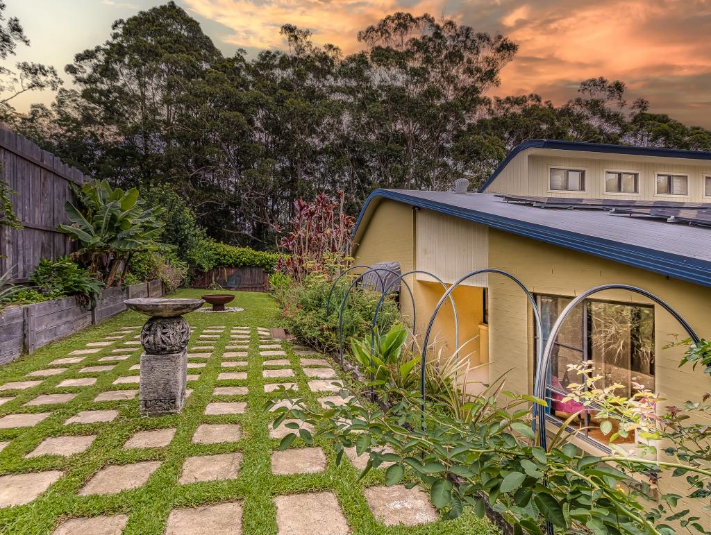 18 Flinders Way, Ocean Shores, NSW 2483