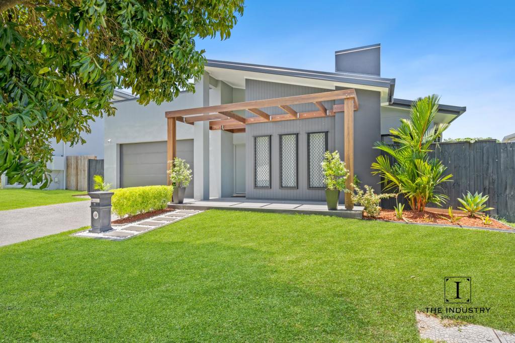 11 CANOPYS EDGE BVD, SMITHFIELD, QLD 4878