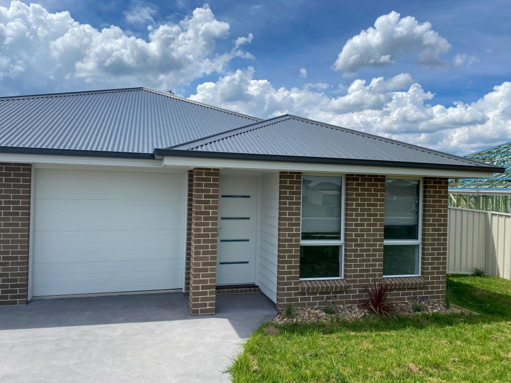 68 Quiberon Way, Goulburn, NSW 2580
