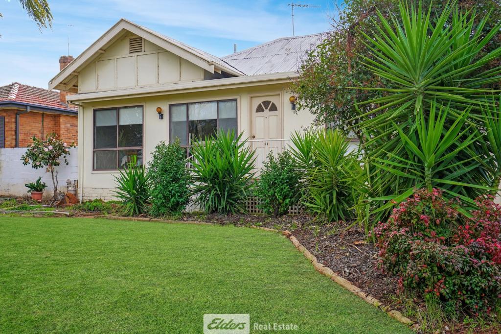 11 Carrathool St, Griffith, NSW 2680