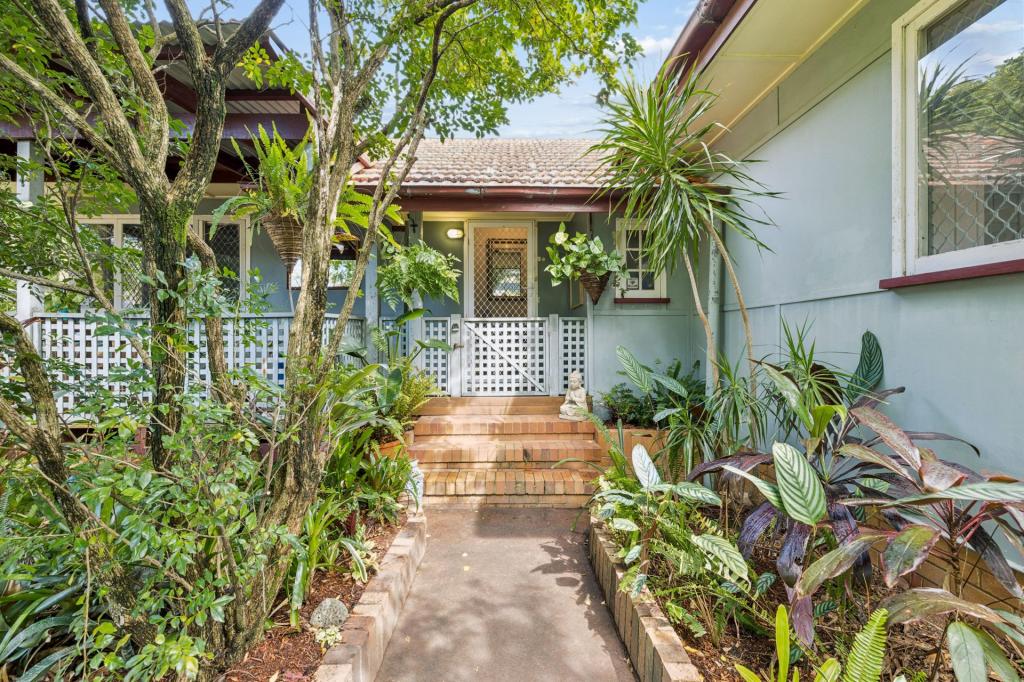 22 Russell Ave, Norman Park, QLD 4170