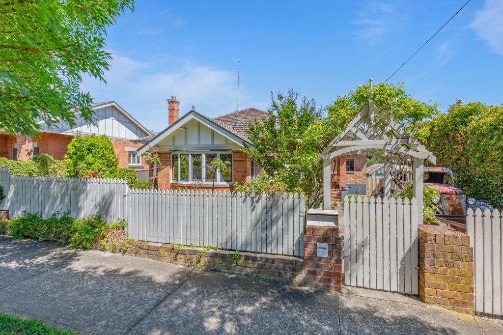 261 Bentinck St, Bathurst, NSW 2795