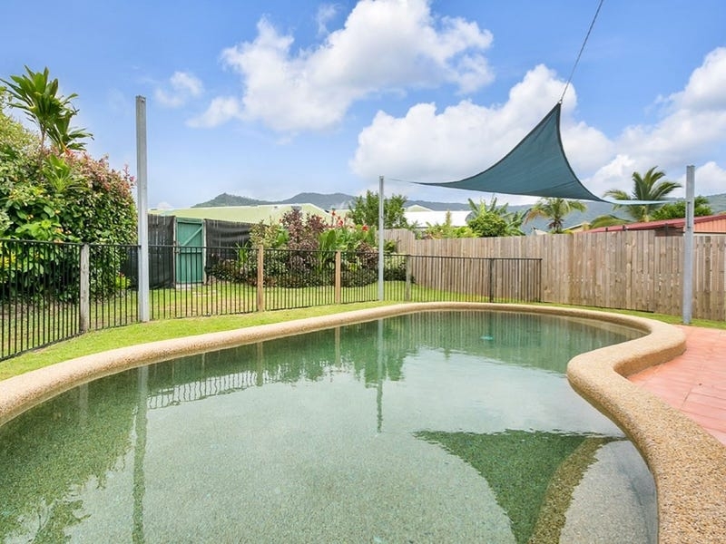 4 Queenscliff Cl, Kewarra Beach, QLD 4879