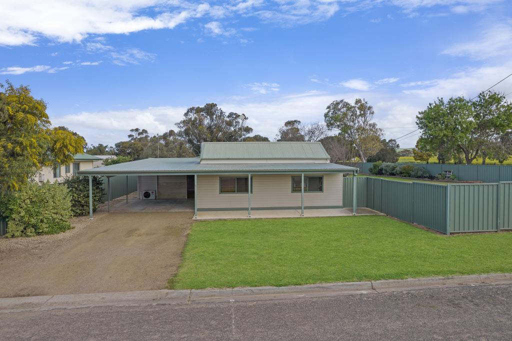 2 Hirschausen Rd, Poonindie, SA 5607