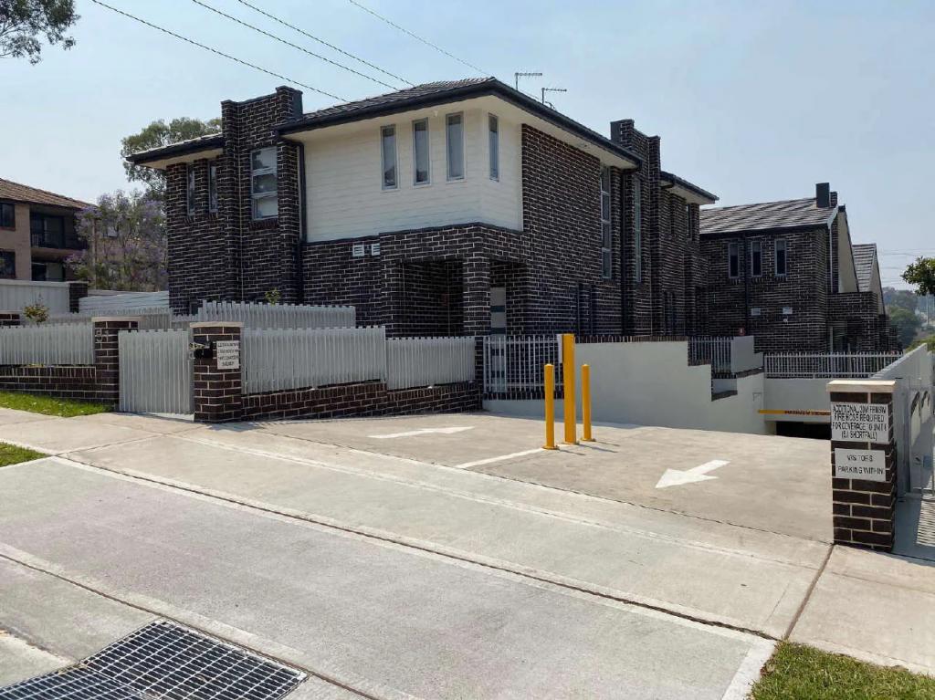 2/51 Stapleton St, Wentworthville, NSW 2145