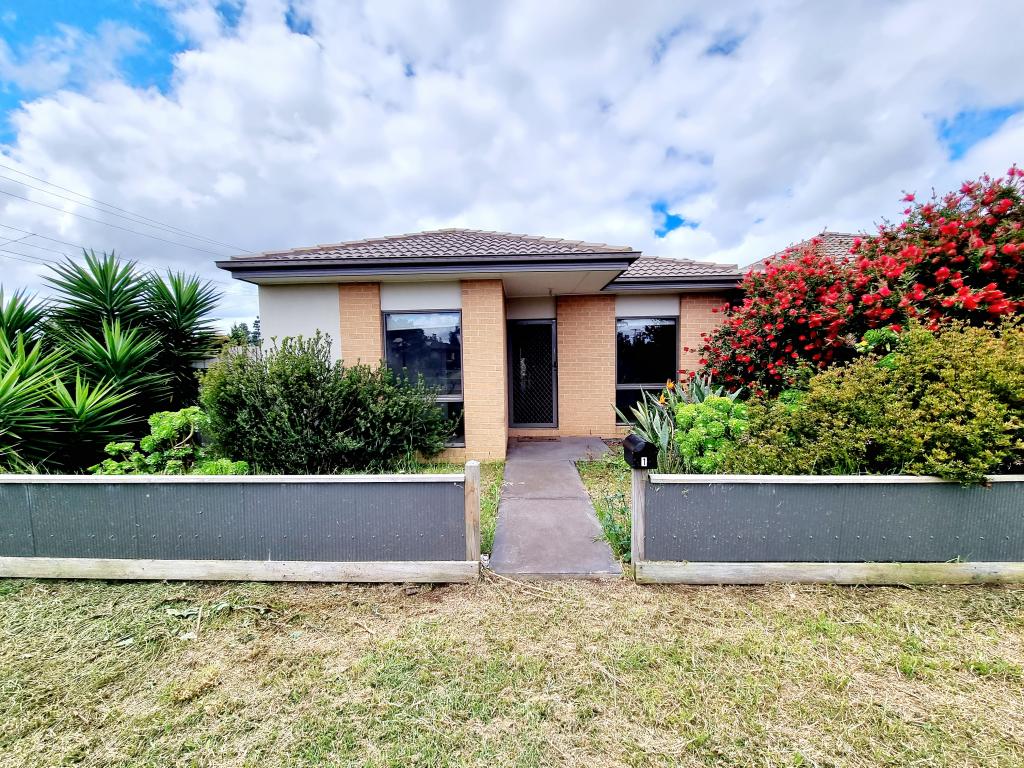 1/2 Elizabeth St, Rockbank, VIC 3335