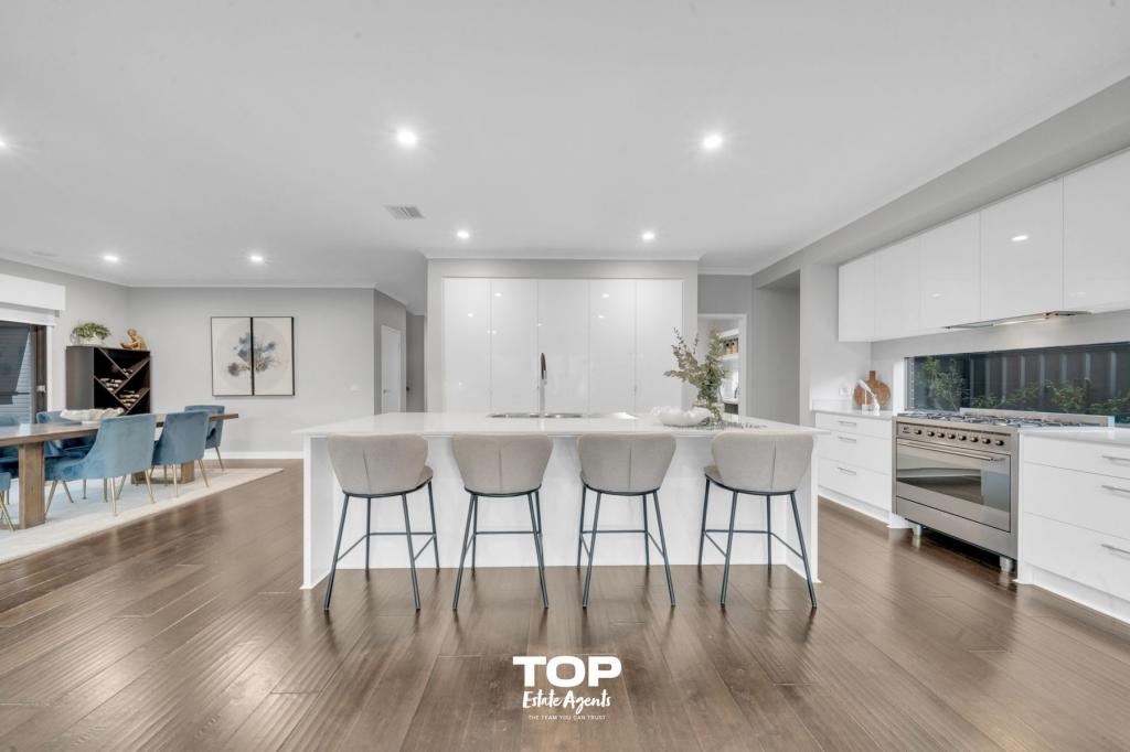 7 Calypso Way, Clyde North, VIC 3978