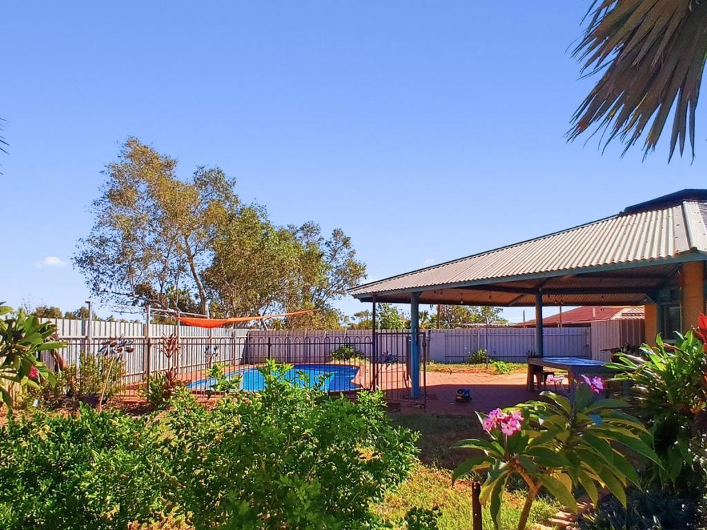 16 Stirling Cres, Dampier, WA 6713