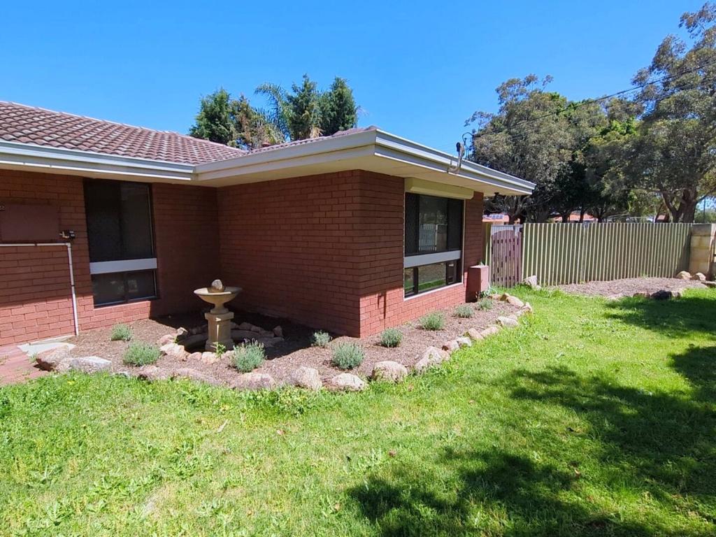 2 Harpenden St, Huntingdale, WA 6110