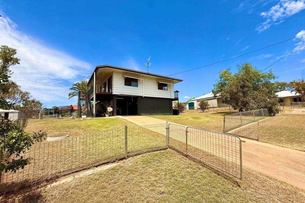 9 CARINA CRES, CLERMONT, QLD 4721
