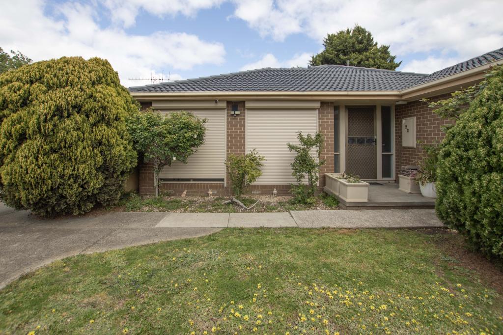 22 Gaynor Cres, Gladstone Park, VIC 3043