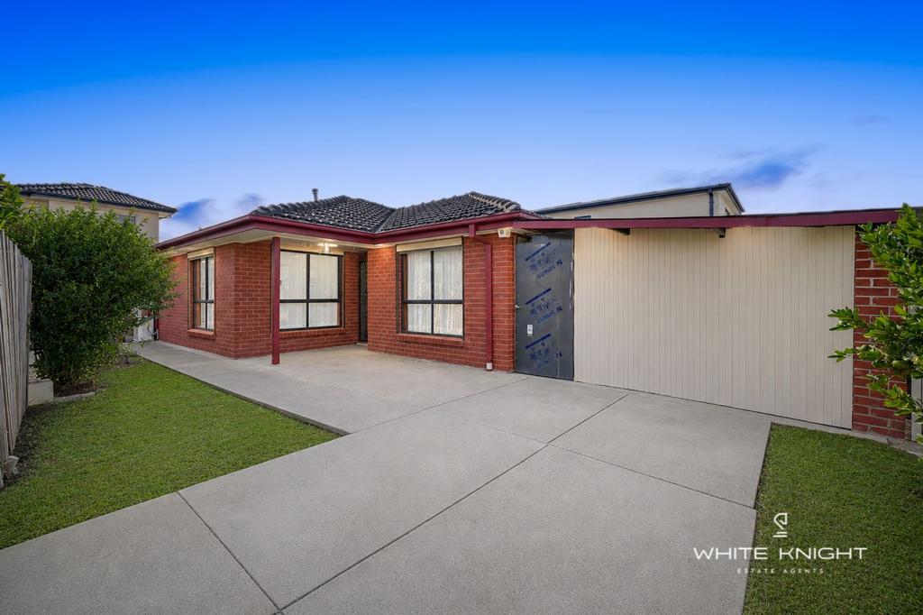 32A CLEVELAND ST, ST ALBANS, VIC 3021