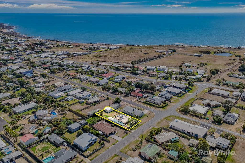 54 Gibsons Rd, Burnett Heads, QLD 4670