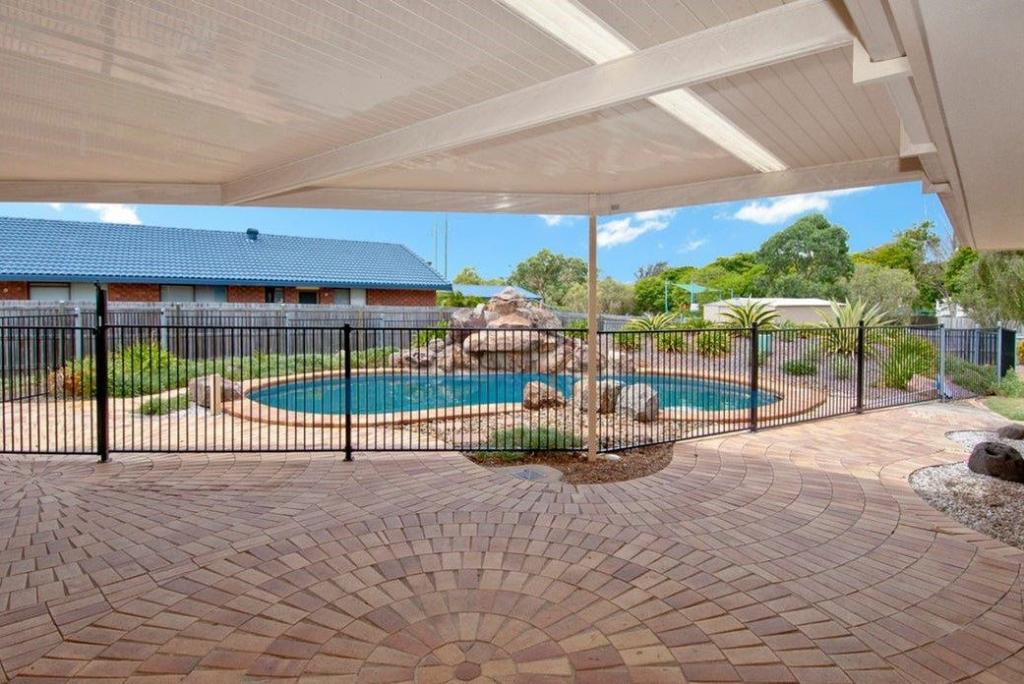 6 Schonwerder Dr, Windaroo, QLD 4207