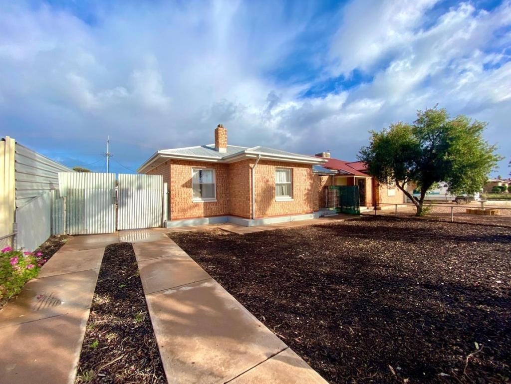 43 BROOK ST, WHYALLA STUART, SA 5608