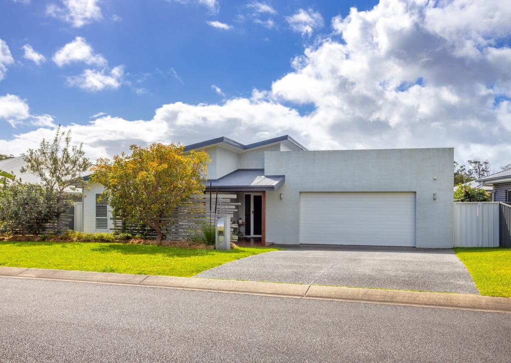 8 Janice St, Wallabi Point, NSW 2430