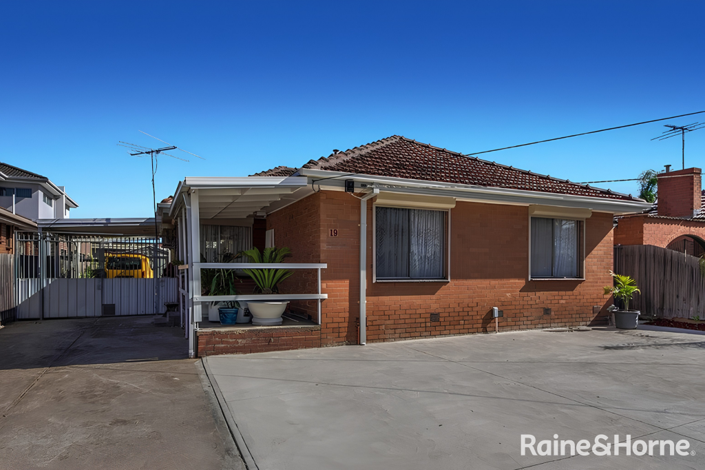 19 Taylors Rd, St Albans, VIC 3021
