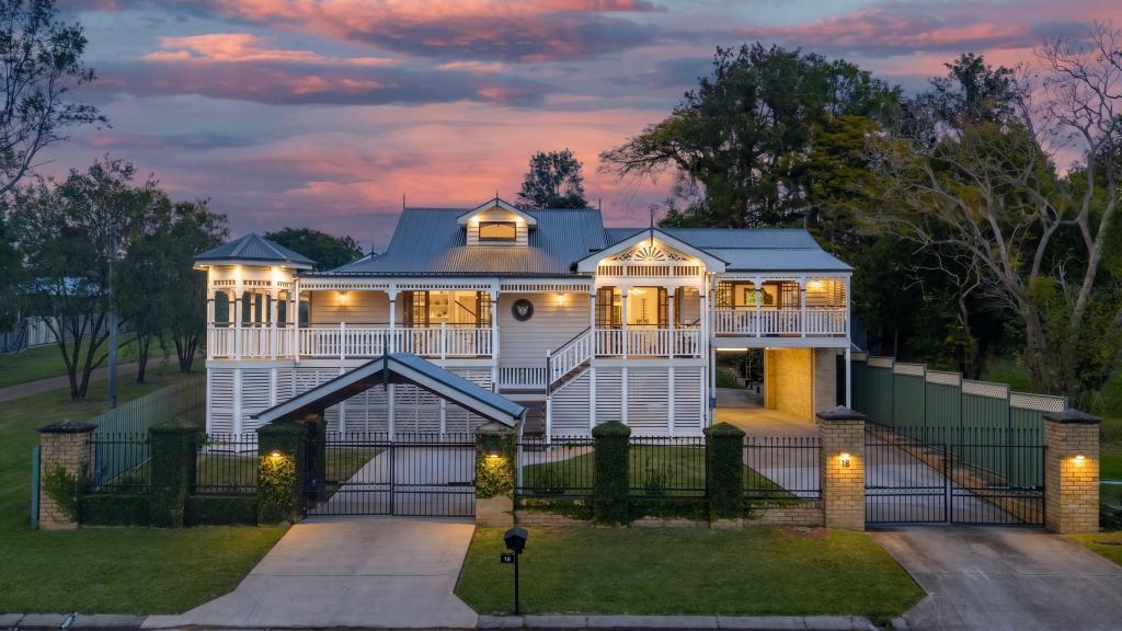 18 NORMANBY HILL RD, SOUTHSIDE, QLD 4570