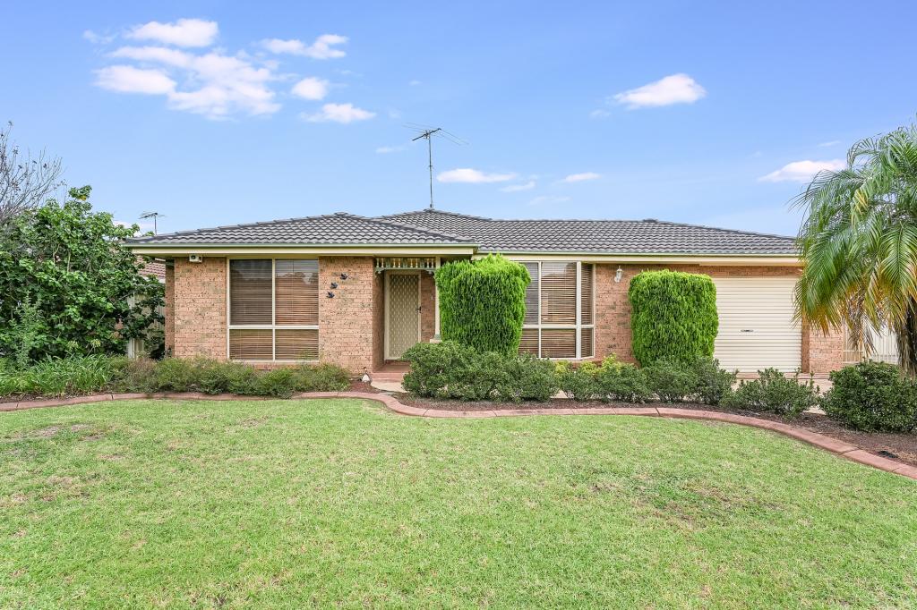 22 ROBSON CRES, ST HELENS PARK, NSW 2560