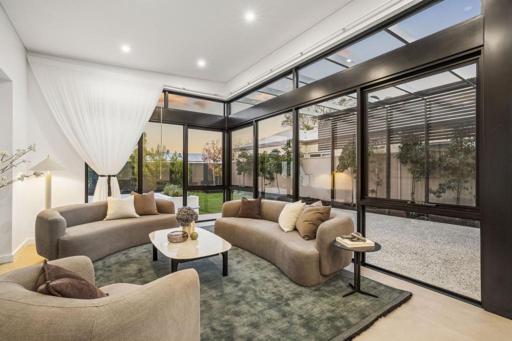 19a Windfield Rd, Melville, WA 6156