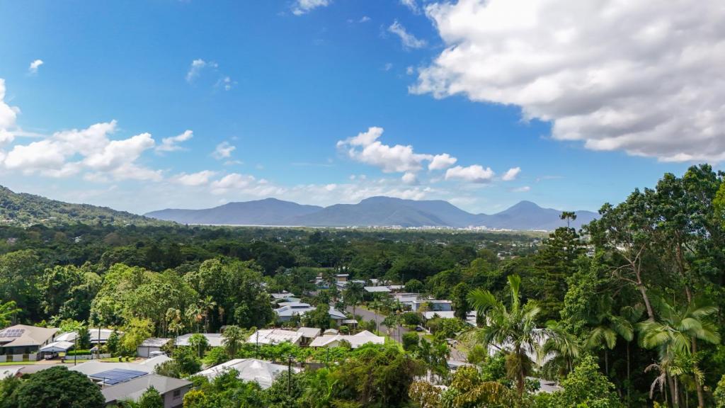 24 Bel Air Dr, Whitfield, QLD 4870