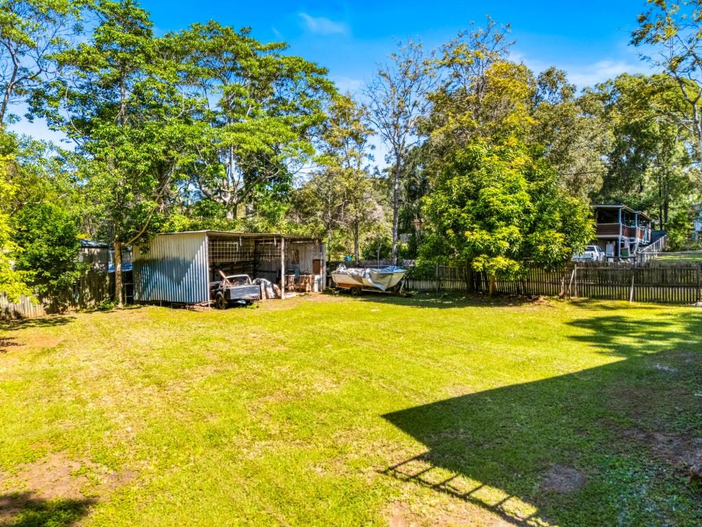 15 Wyena Ave, Lamb Island, QLD 4184