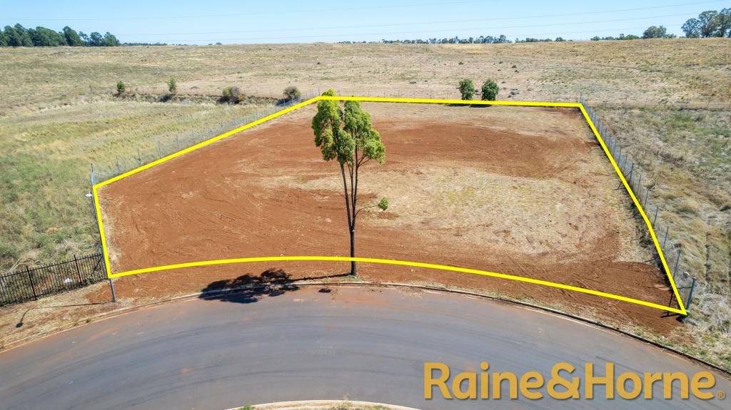 11 Moon Cl, Dubbo, NSW 2830