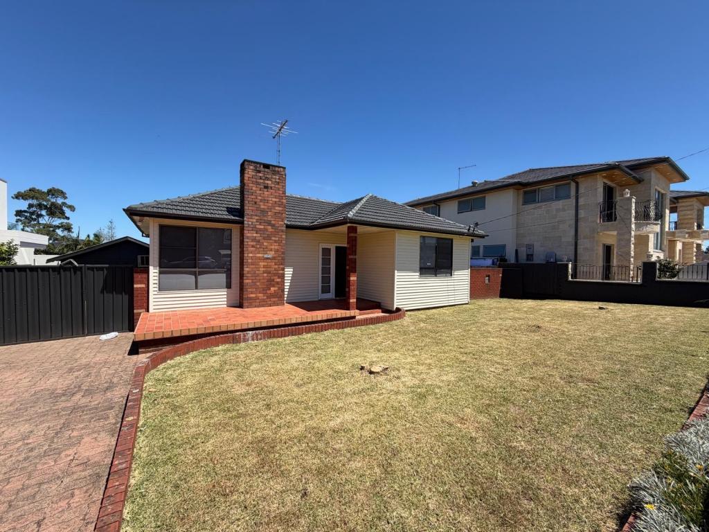 12 Vincent St, Merrylands, NSW 2160