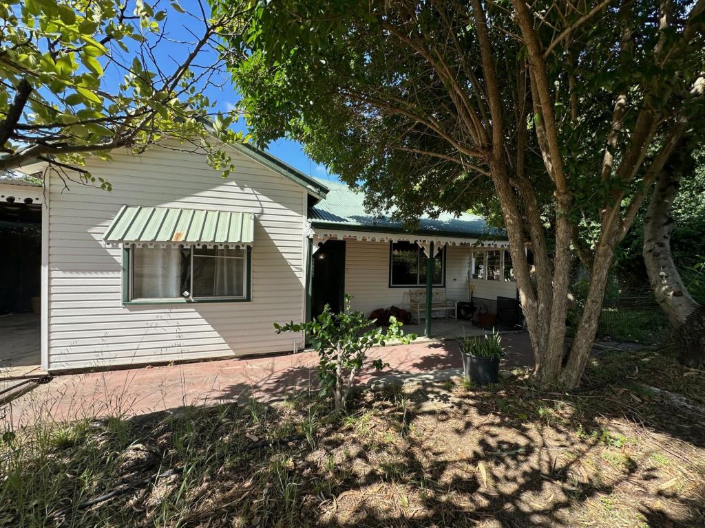 17 Logue Rd, Harvey, WA 6220