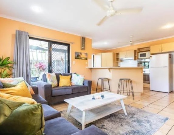 17/16 Beach Rd, Cannonvale, QLD 4802