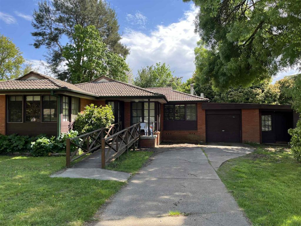 16 Euroka Pl, Blayney, NSW 2799