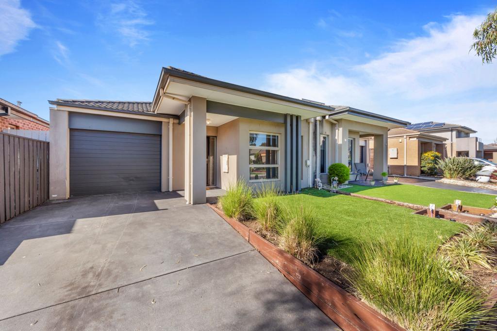 7 Pyrenees Rd, Clyde, VIC 3978