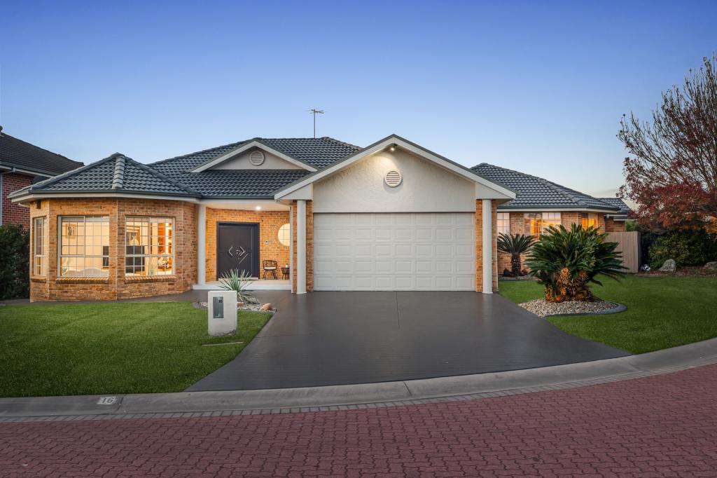 16 Dolphin Cl, Green Valley, NSW 2168