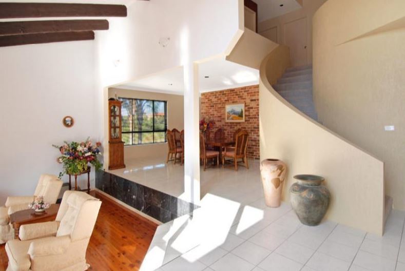 85 Derribong Dr, Cordeaux Heights, NSW 2526