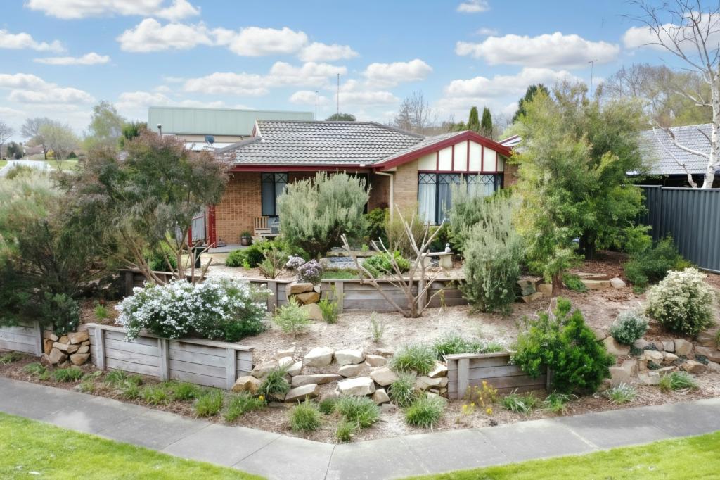 22 Kingsmere Dr, Berwick, VIC 3806