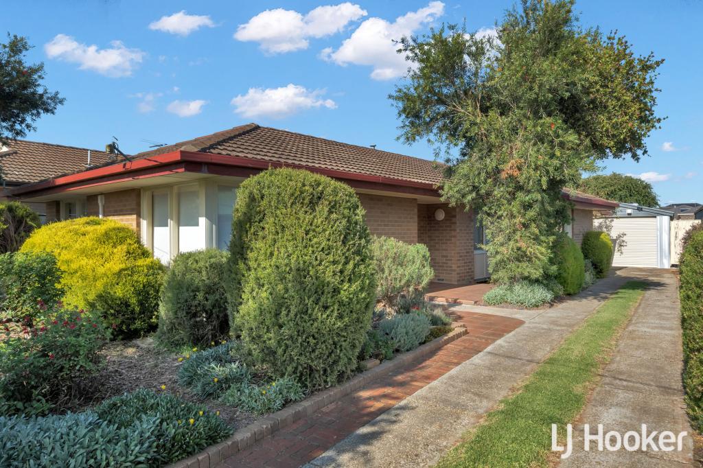 61 Grace St, Melton South, VIC 3338