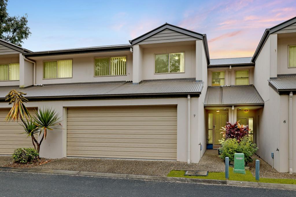 7/2 Weir Dr, Upper Coomera, QLD 4209