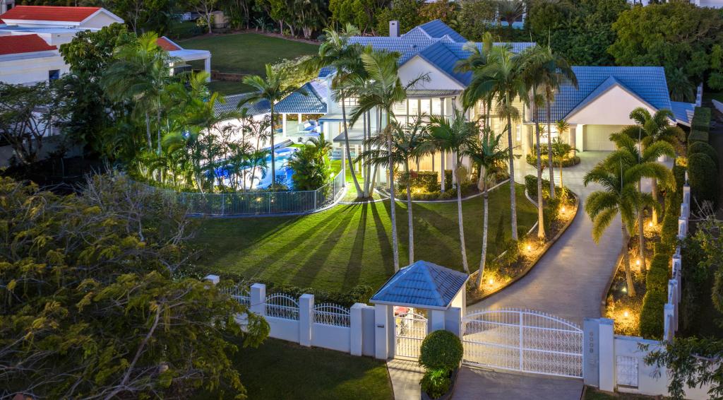 6008 Olympic Dr, Hope Island, QLD 4212