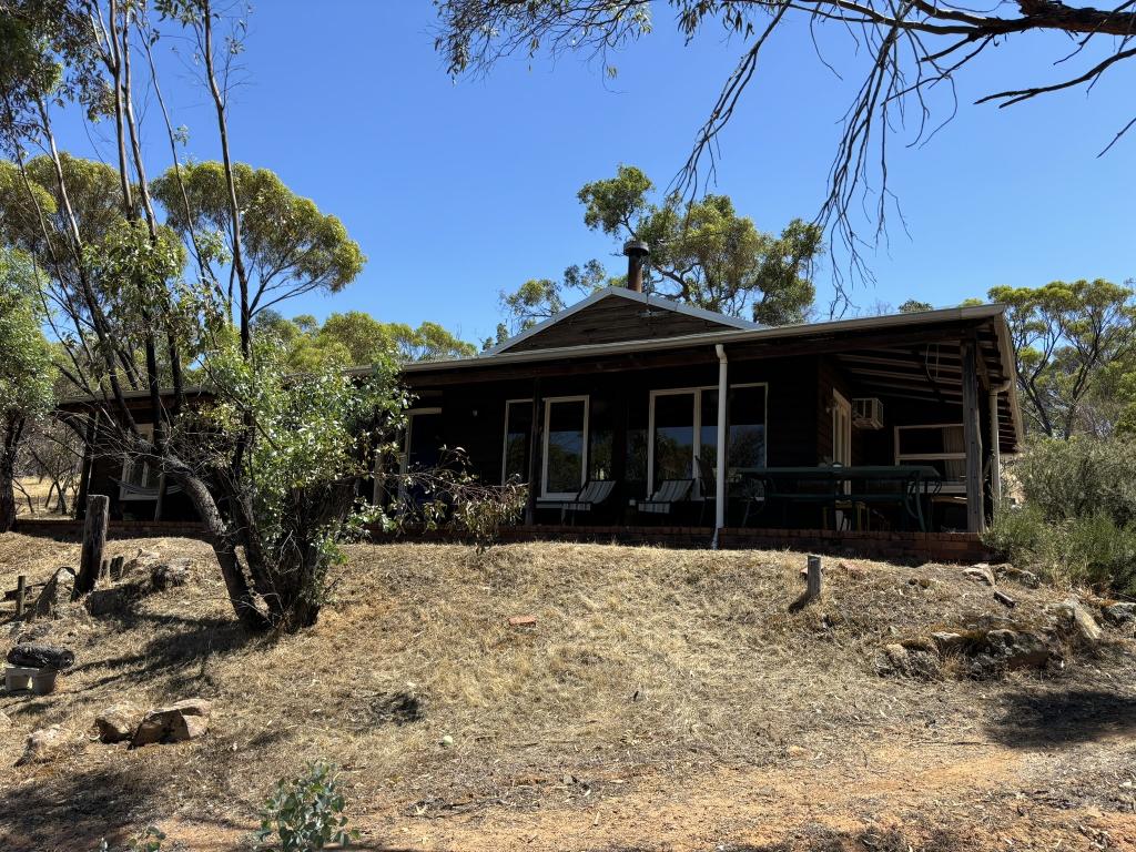 35 Weir Rd, West Toodyay, WA 6566