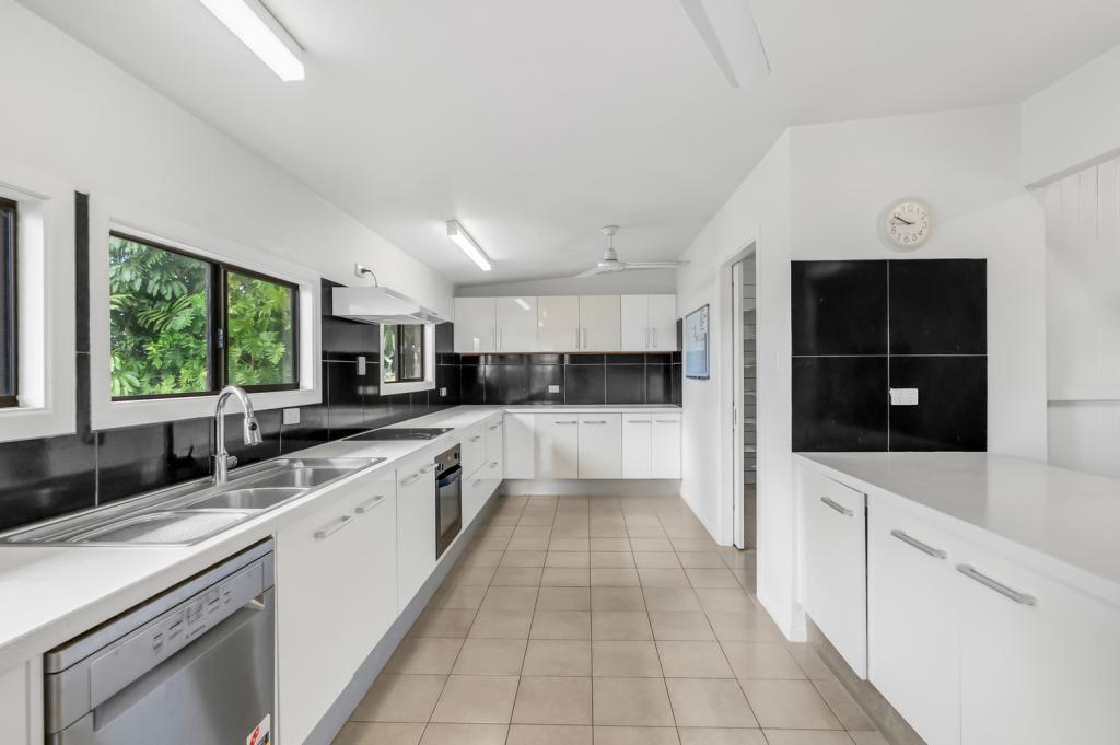 21 BUNDA ST, EAST INNISFAIL, QLD 4860