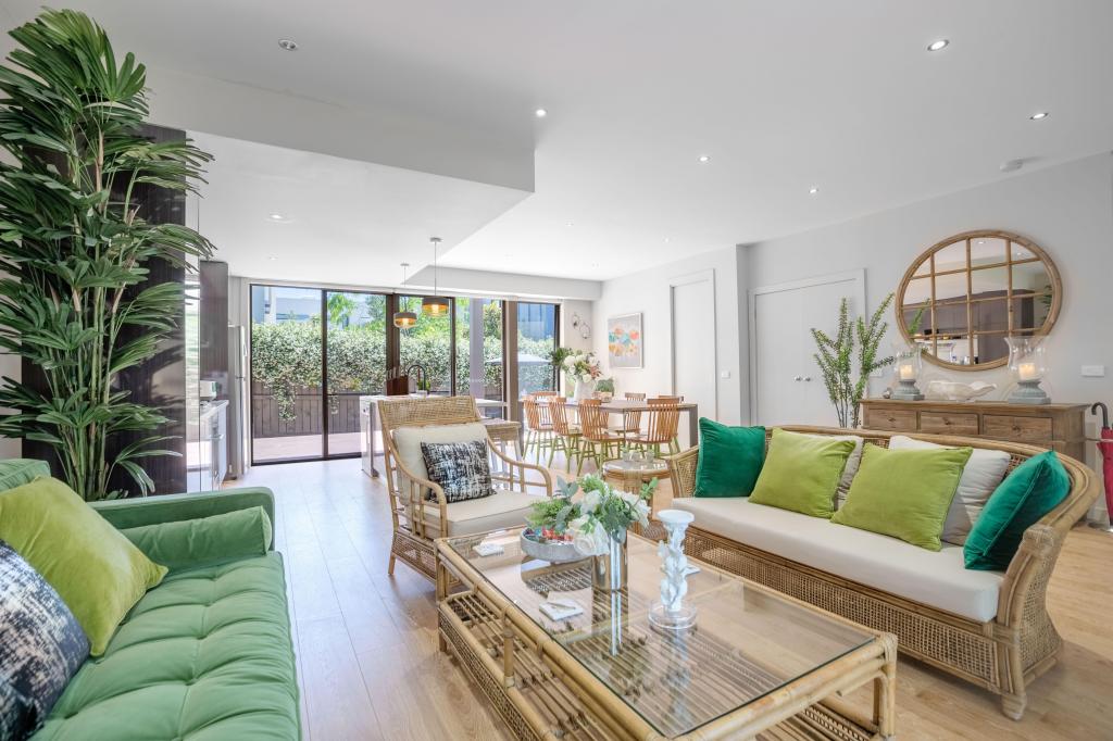 3/427 Warrigal Rd, Burwood, VIC 3125