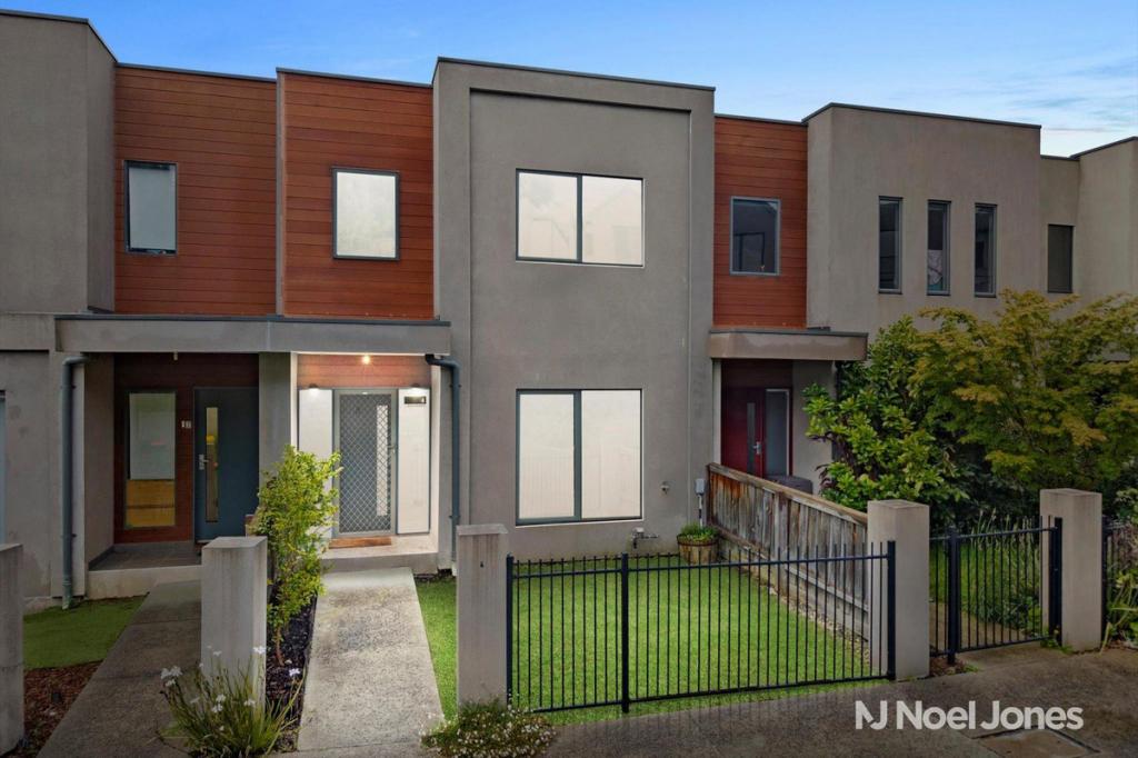 4 Recess Con, Mooroolbark, VIC 3138