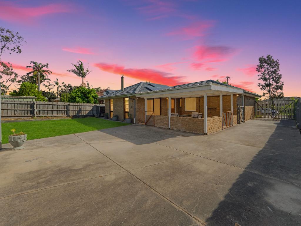 71 Lamont Cres, Cranbourne, VIC 3977