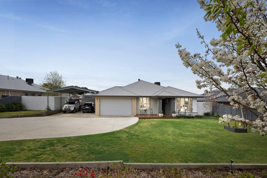 136 Knox Rd, Romsey, VIC 3434