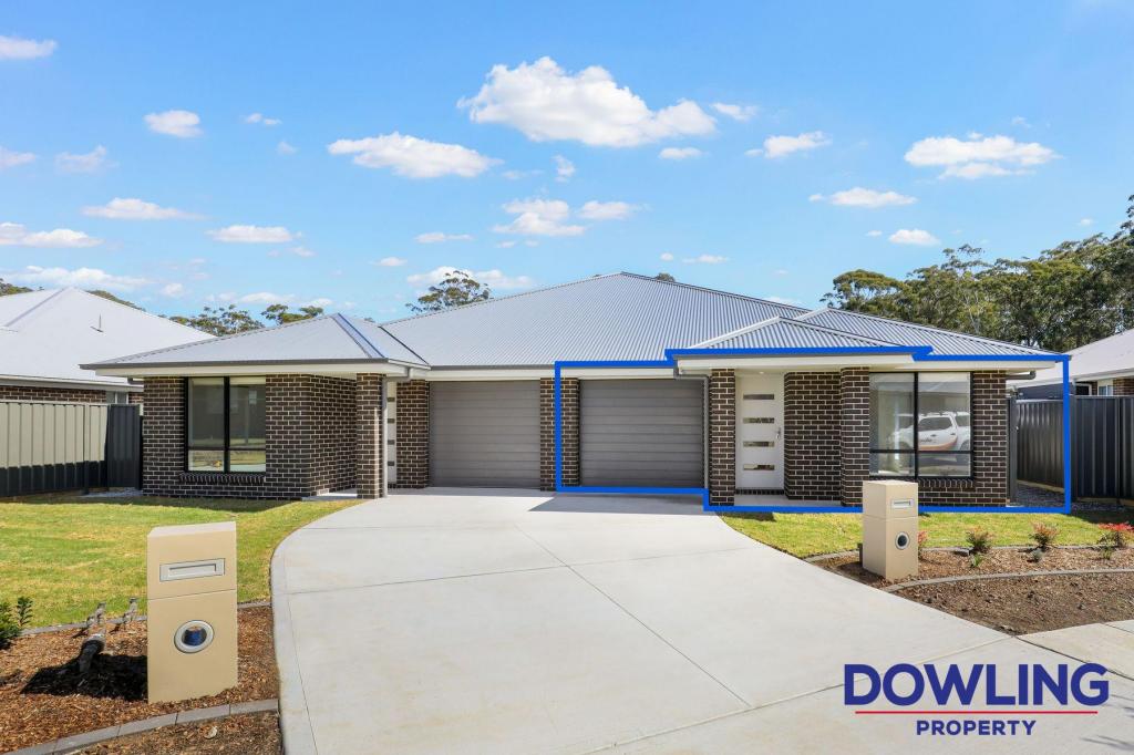 1/4 EMERALD CL, MEDOWIE, NSW 2318
