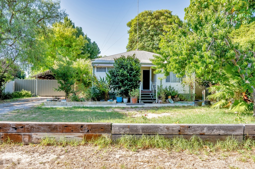 12 Green St, Waroona, WA 6215