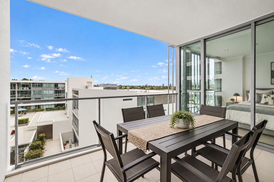 1307/33 T E Peters Dr, Broadbeach Waters, QLD 4218