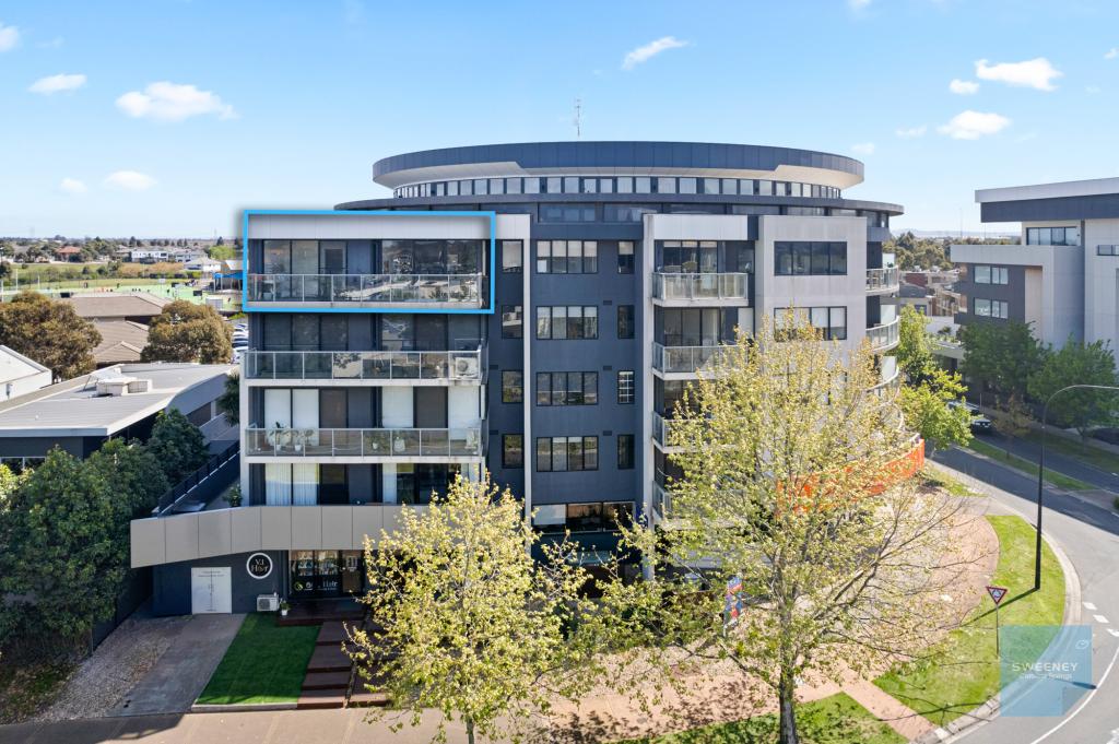 33/1 Woodward Way, Caroline Springs, VIC 3023